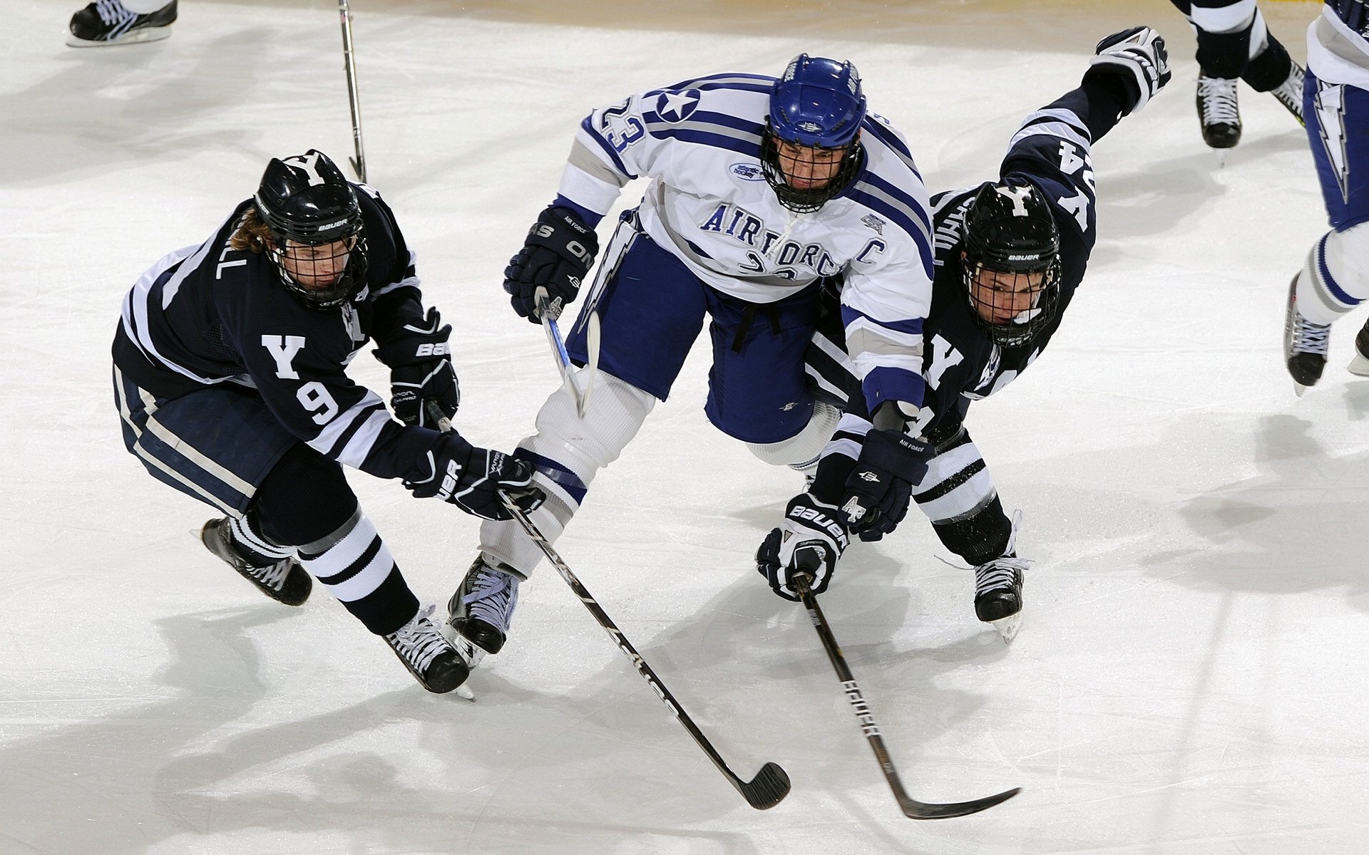_勇士用三分攻击波撕裂对方防线_,勇士三分50中20射穿魔术