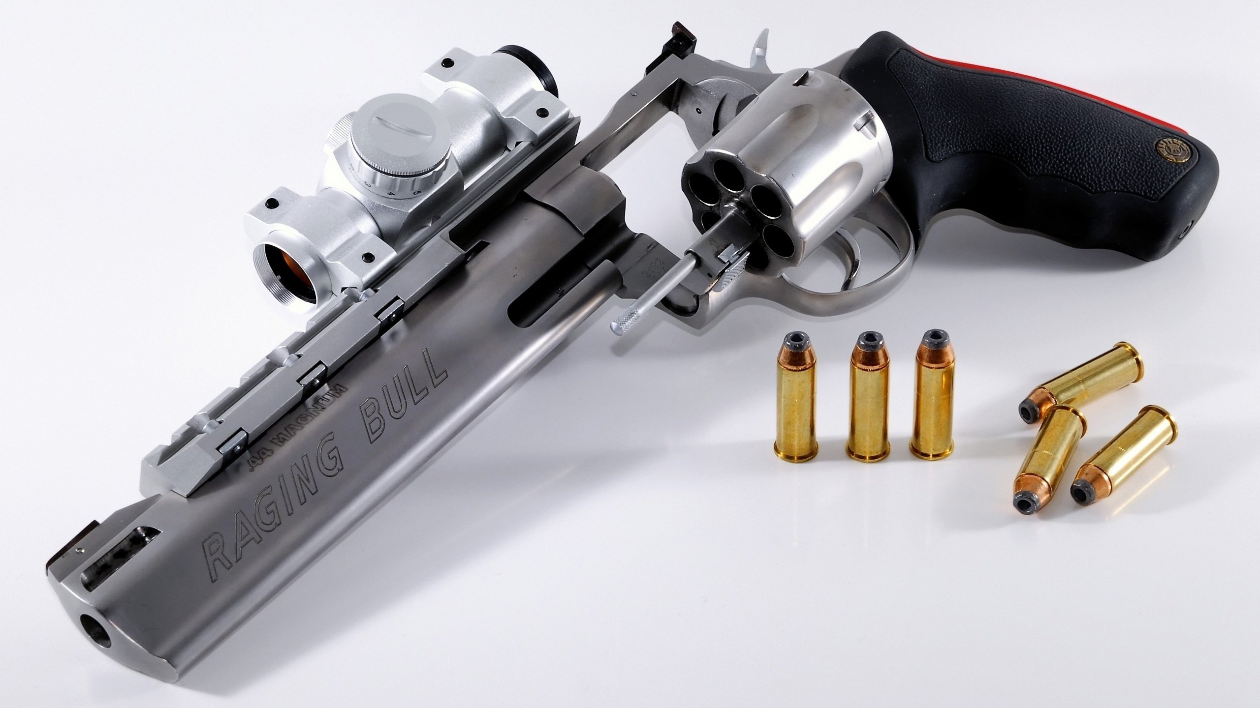 九游游戏中心官网-“费尔南多·比亚尔巴的传球与踢球技巧，助力美洲狮队突破瓶颈”